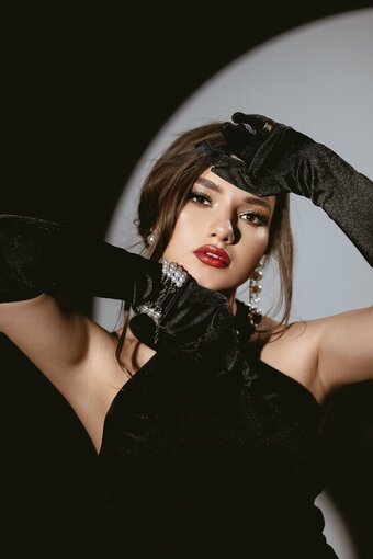 Alina, 24 Jahre, Kasachstan Alina, 24 Jahre, Kasachstan